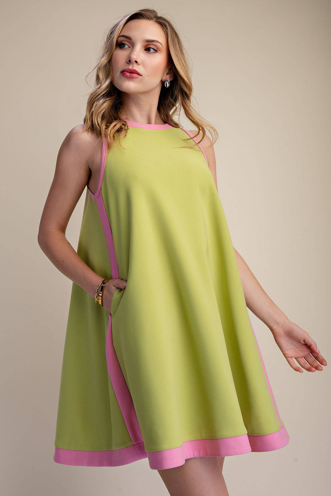 Sleeveless Mini Dress / Hem Contrast