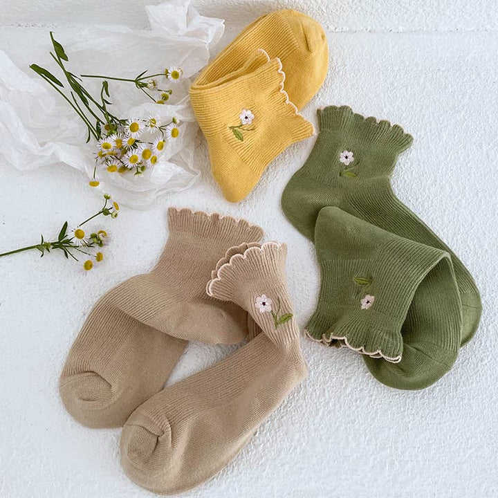 Ribbed Crew Socks with Floral/ Ruffle Edge